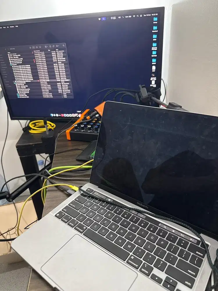 Macbook Pro M1 2020 Baca Deskripsi