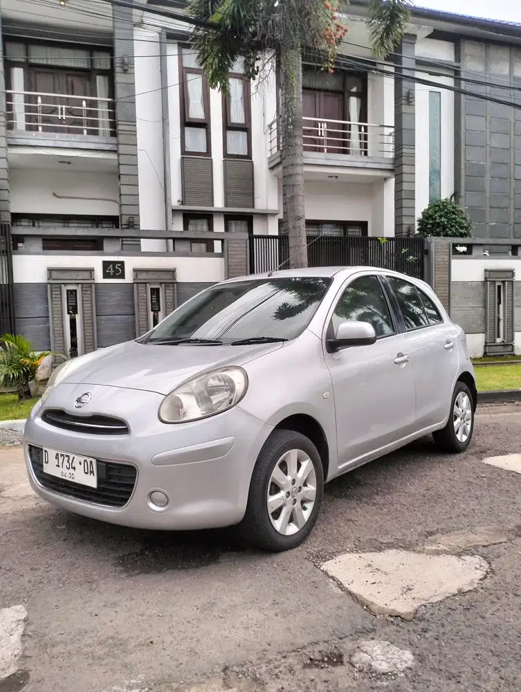 Nissan March 2011 Bensin