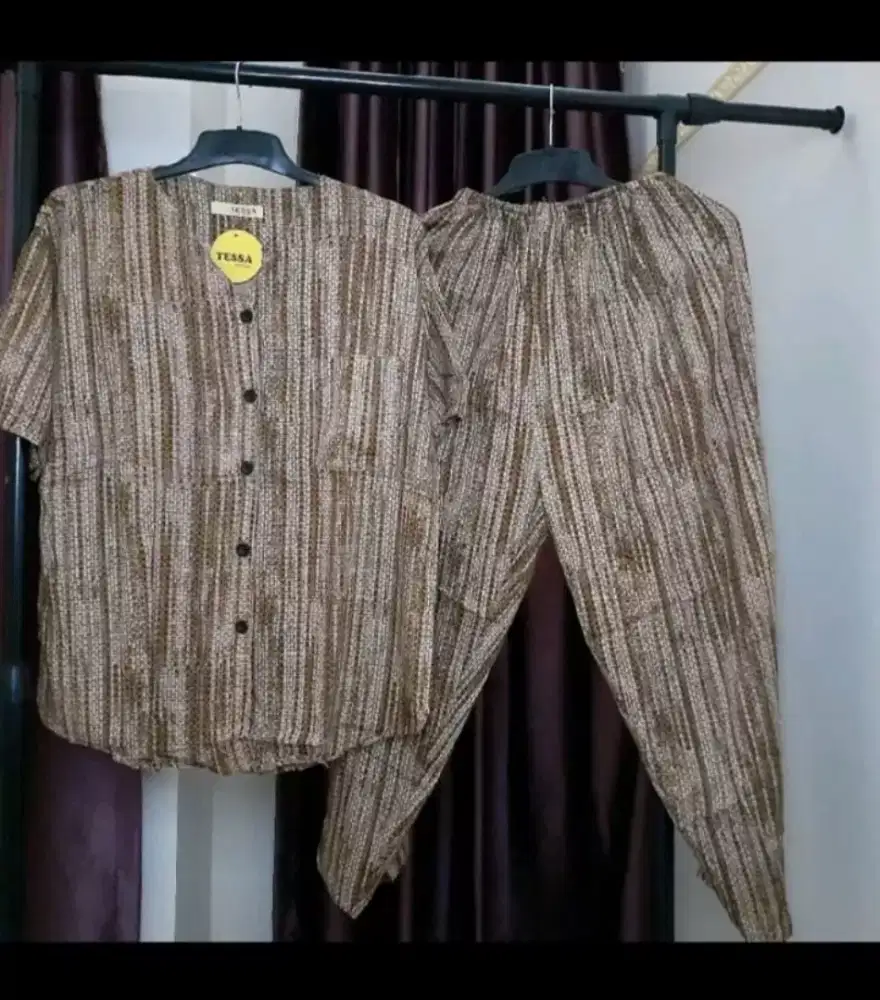 STELAN WANITA BAHAN RAYON PREMIUM
LD 118 CM
Rp 70.000