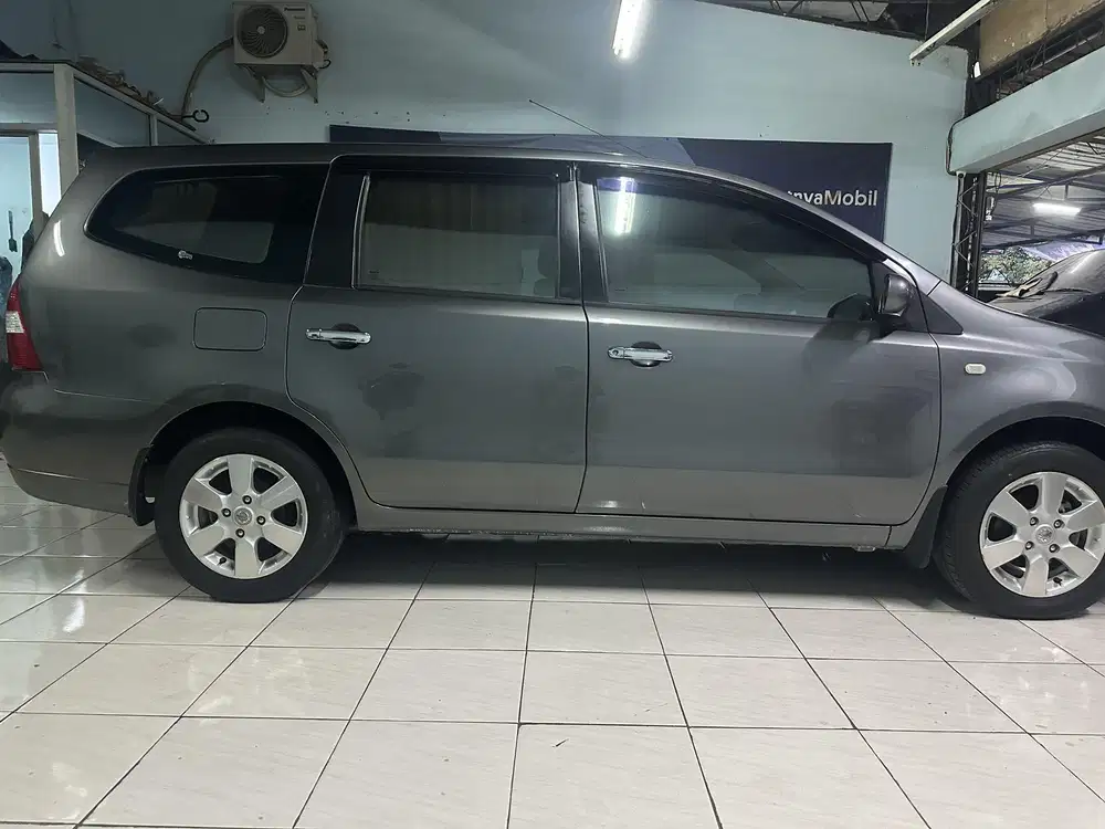 (Dp 15 jt) Nissan Grand Livina XV matic 2008 kondisi mesin terawat