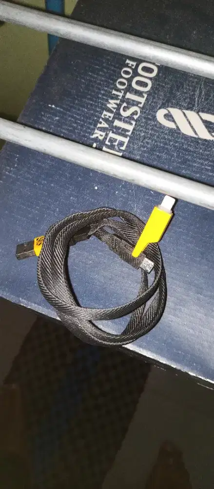 charger android  dan iphone