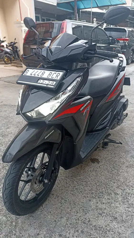 Honda Vario 125 LED CBS ISS tahun 2015 ( pajak baru 2-2027 ).