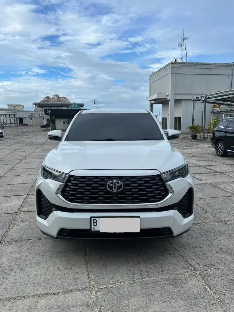 Kijang Innova Zenix 2.0 G Hybrid AT TH 2024