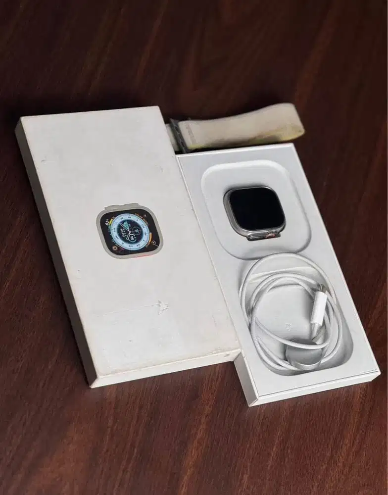 Apple Watch Ultra 49mm [ Titanium Yellow ]