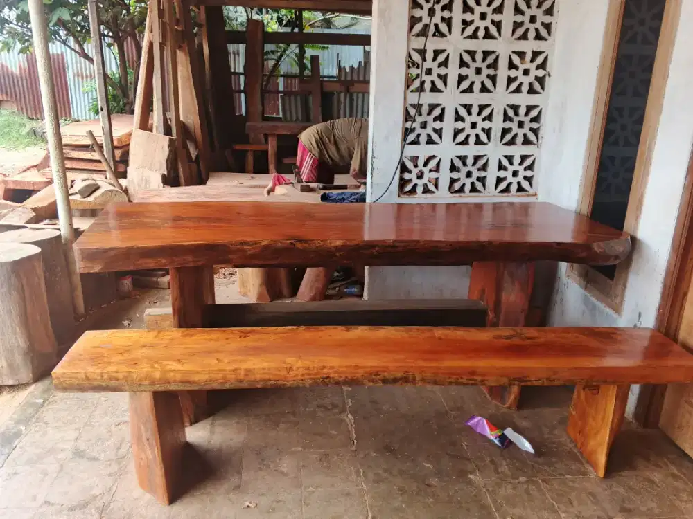 Meja taman antik teras