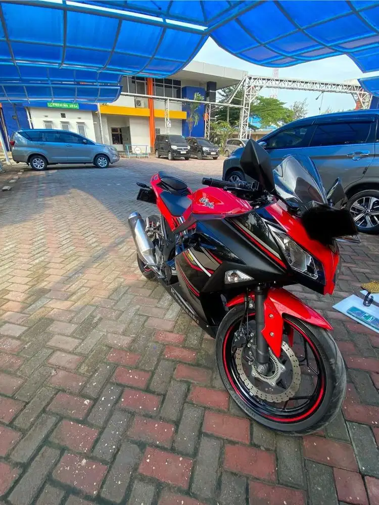 Dijual Ninja 250 fi 2017 ABS KM Rendah