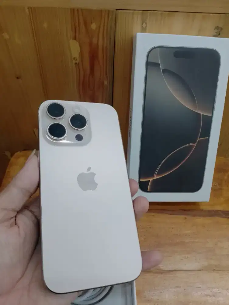 IPhone 16 pro 128Gb dessert titanium