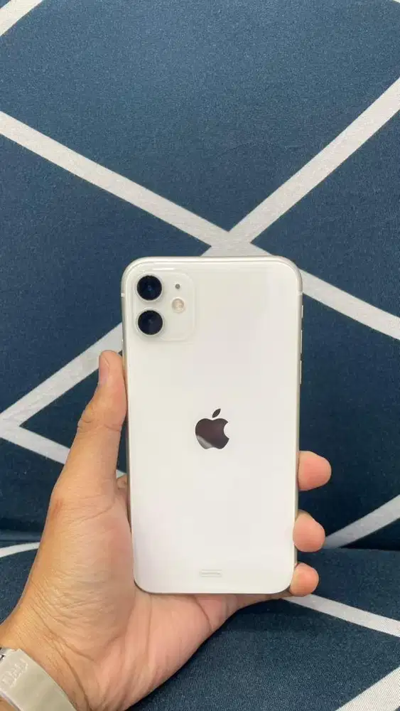 Iphone 11 64gb ex ibox putih