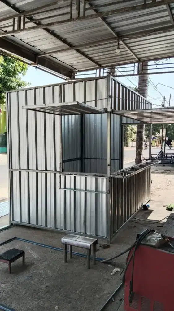 Booth semi kontainer custom