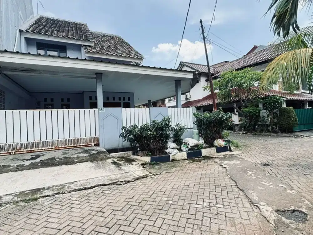 Disewakan Rumah Hook Jatibening Estate – Luas 175 m², 4+1 KT, Carport 2 Mobil