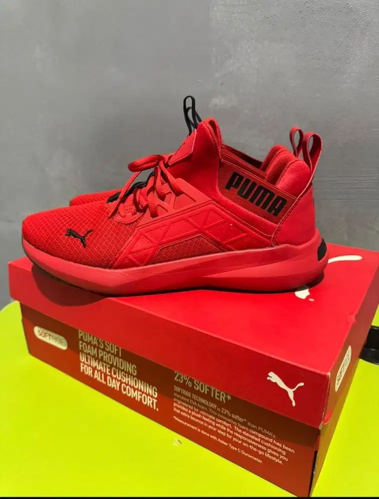 Sepatu puma size 42 warna merah