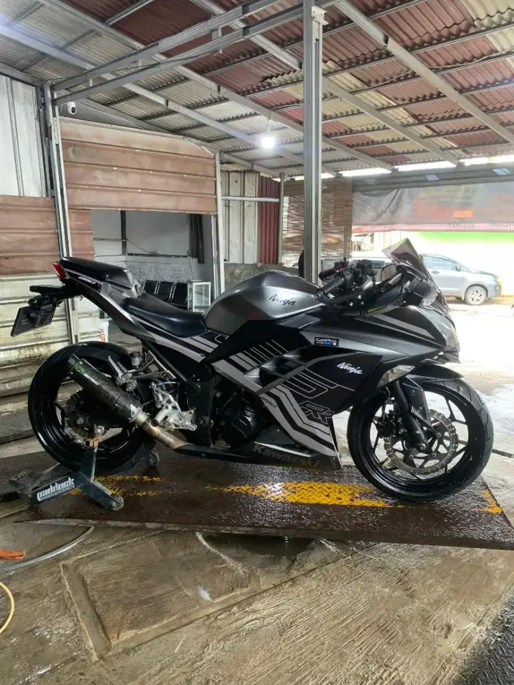 Motor kawasaki ninja 250cc sntk.BPKB nego