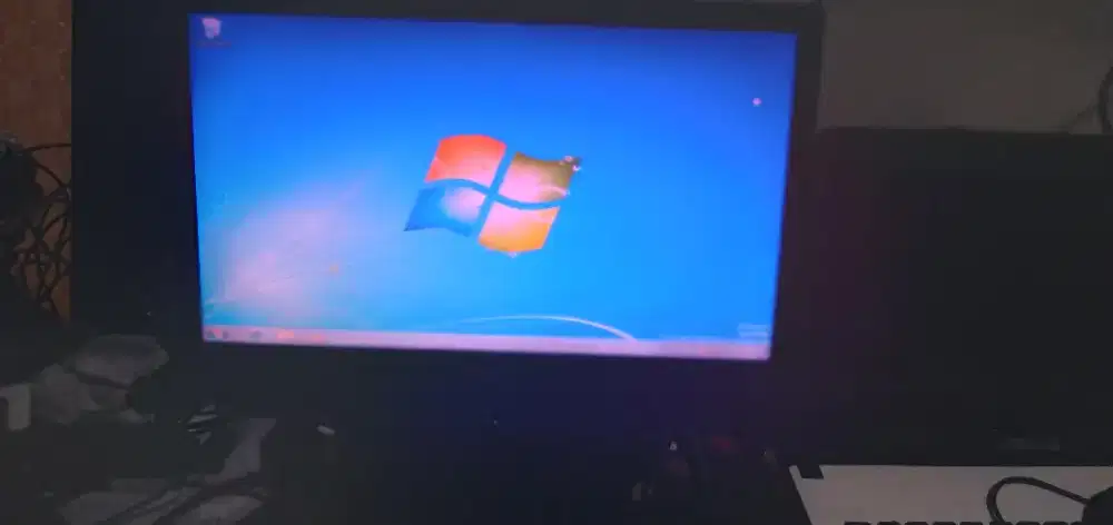 Monitor LED LG 16i inch kondisi OK