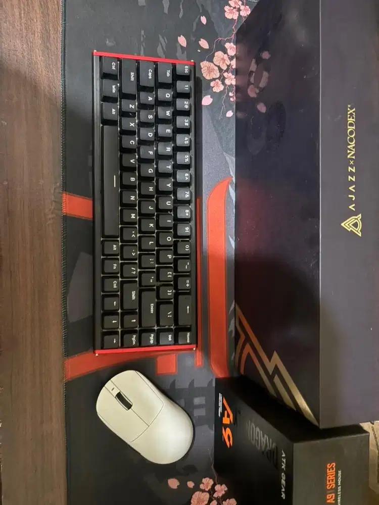 PAKET MOUSE GAMING KEYBOARD GAMING DAN MOUSEPAD