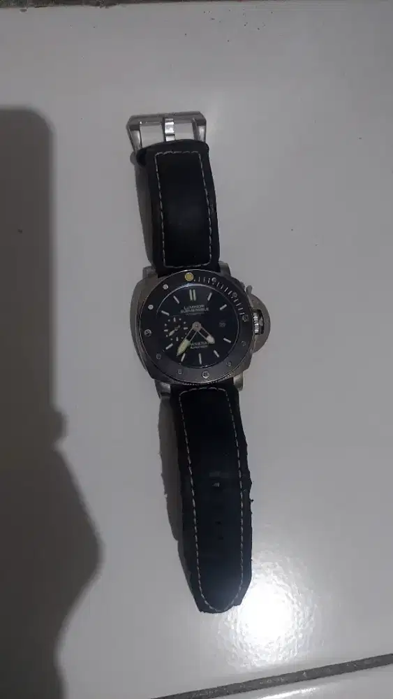 Panerai jam tangan