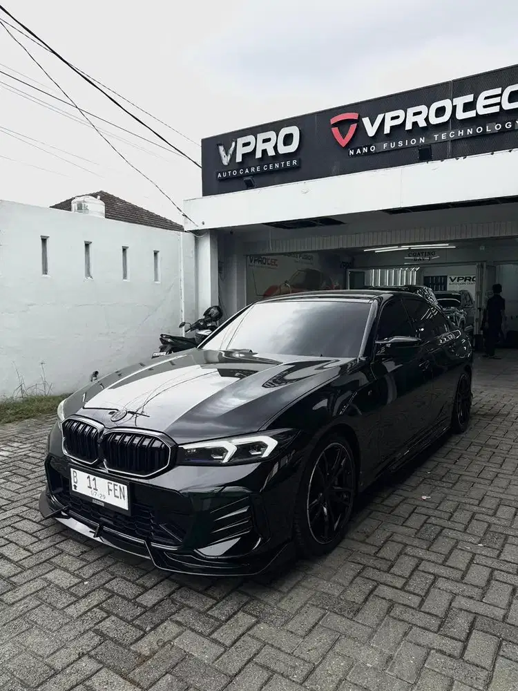 BMW 330i LCi M-SPORT