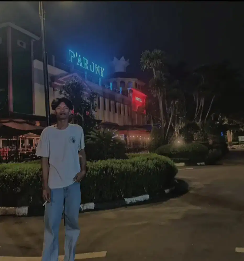 Sedang Mencari Pekerjaan.