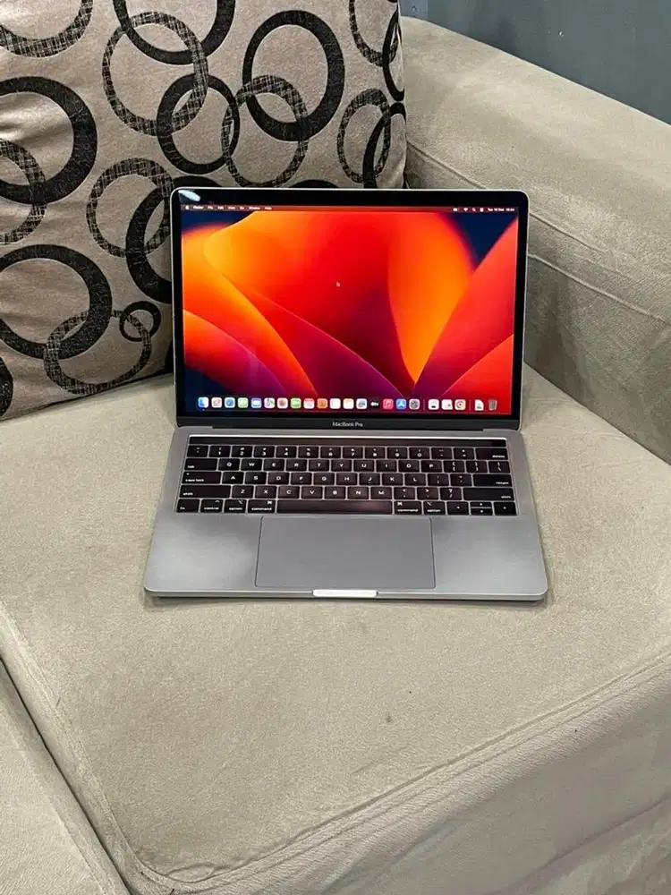 Macbook Pro 2018 13” Core i5 8/256GB gray