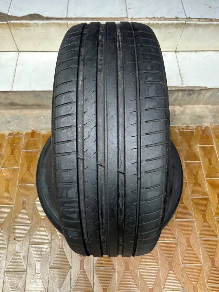 Ban Michelin Pilot Sport 4 SUV 235 55 r19 1Pcs