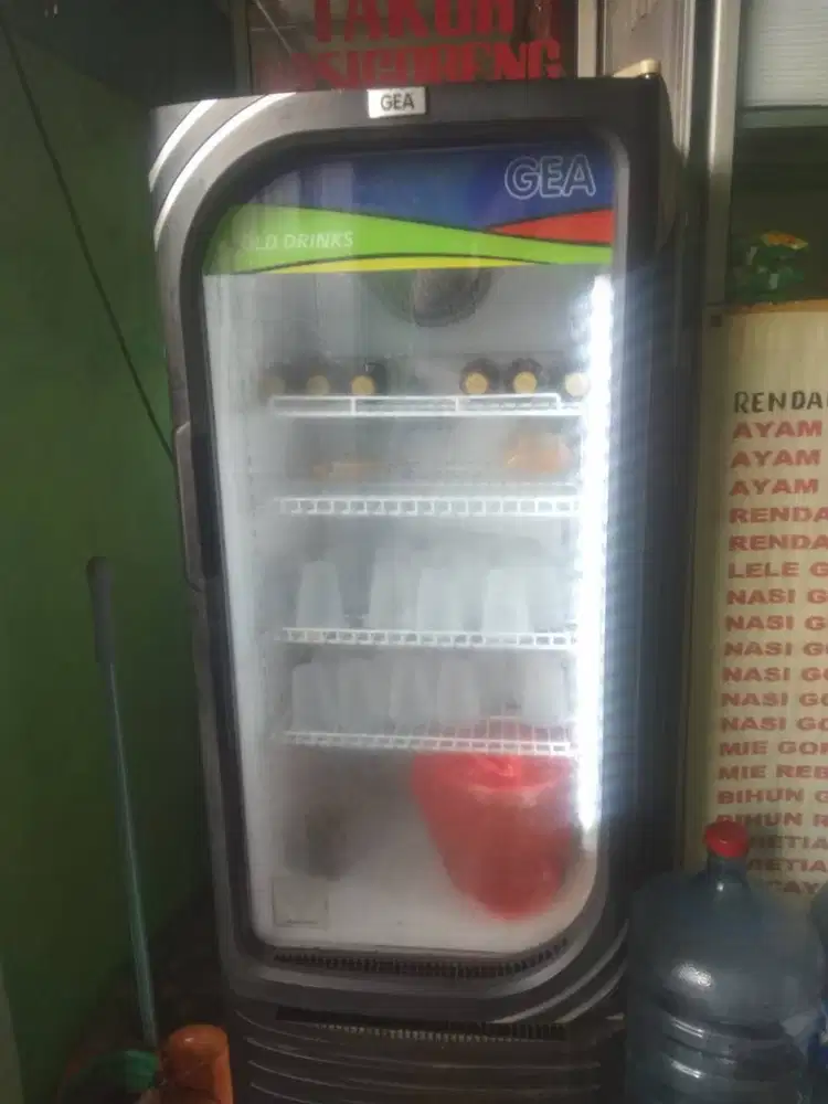 SHOWCASE GEA 210L CILEUNGSI