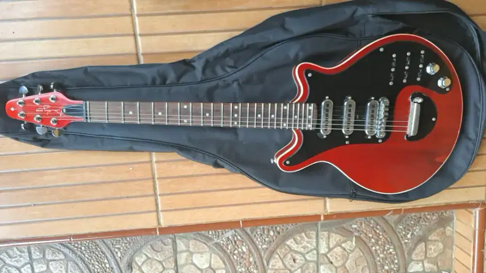 Jual Gitar Listrik Model Brian May (Softcase + Gitar Only)