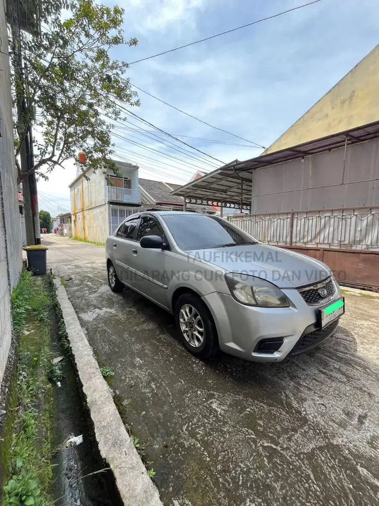 Kia Rio 2011 Bensin