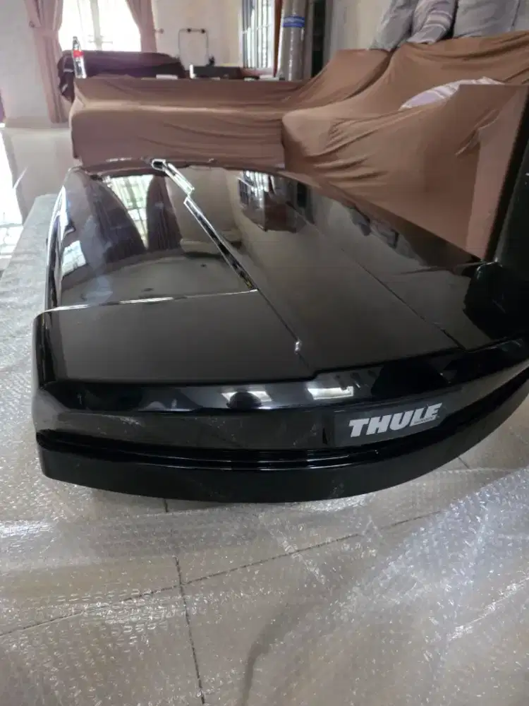 Thule roofbox motion XT 700 Alpine like new