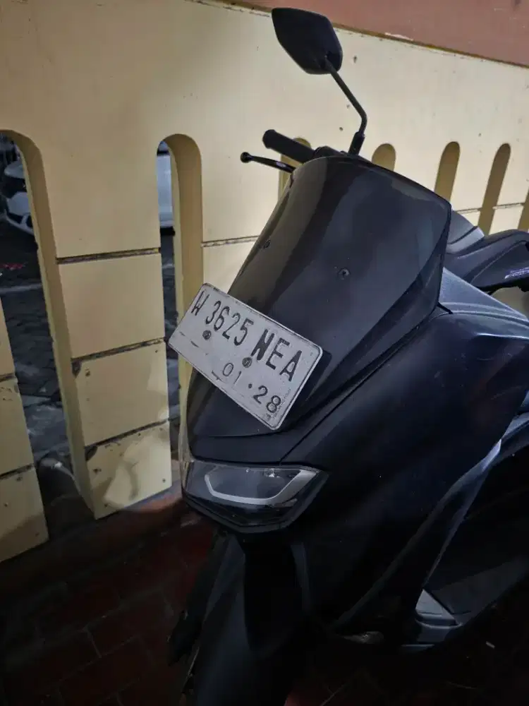 NMAX 2023 warna HITAM