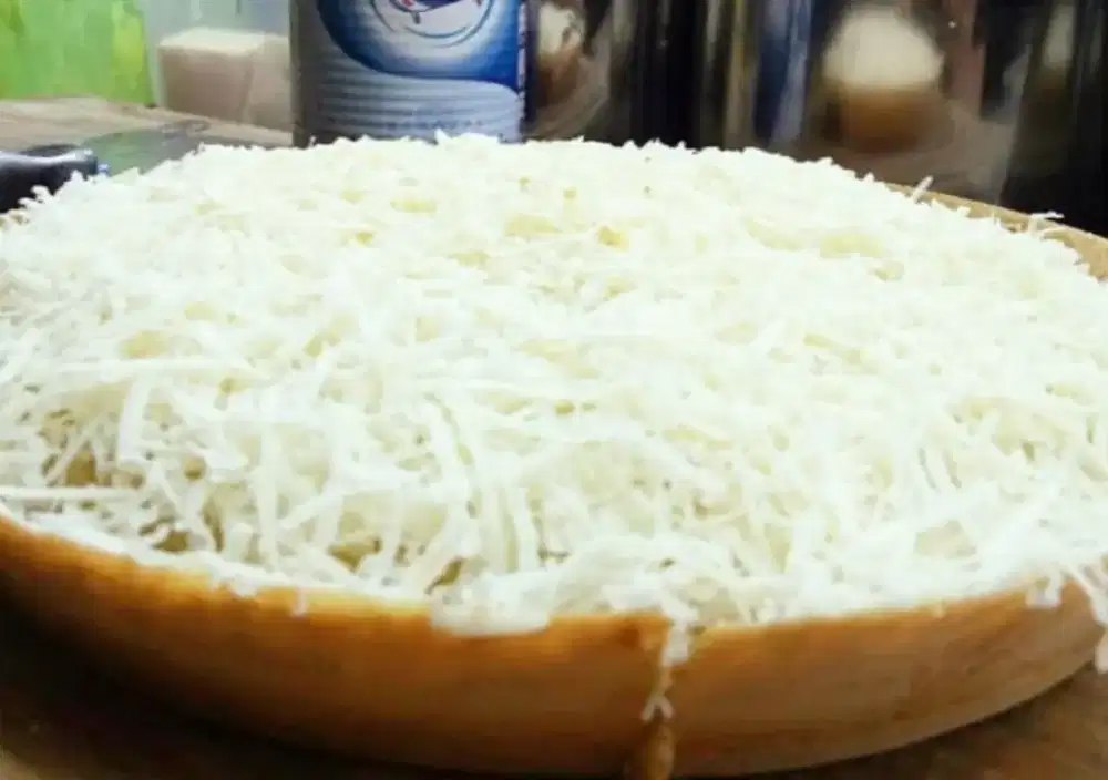 Karyawan martabak telor dan martabak manis