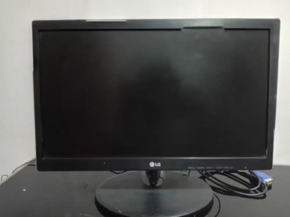 DIJUAL CEPAT Monitor LED LG e22 bekas