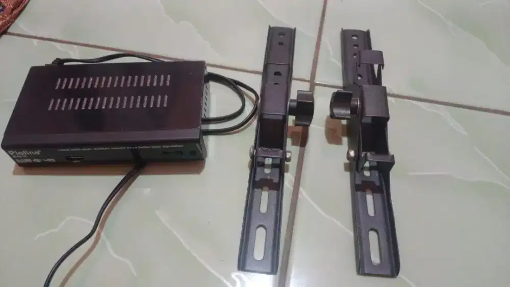 Set top box + braket tv