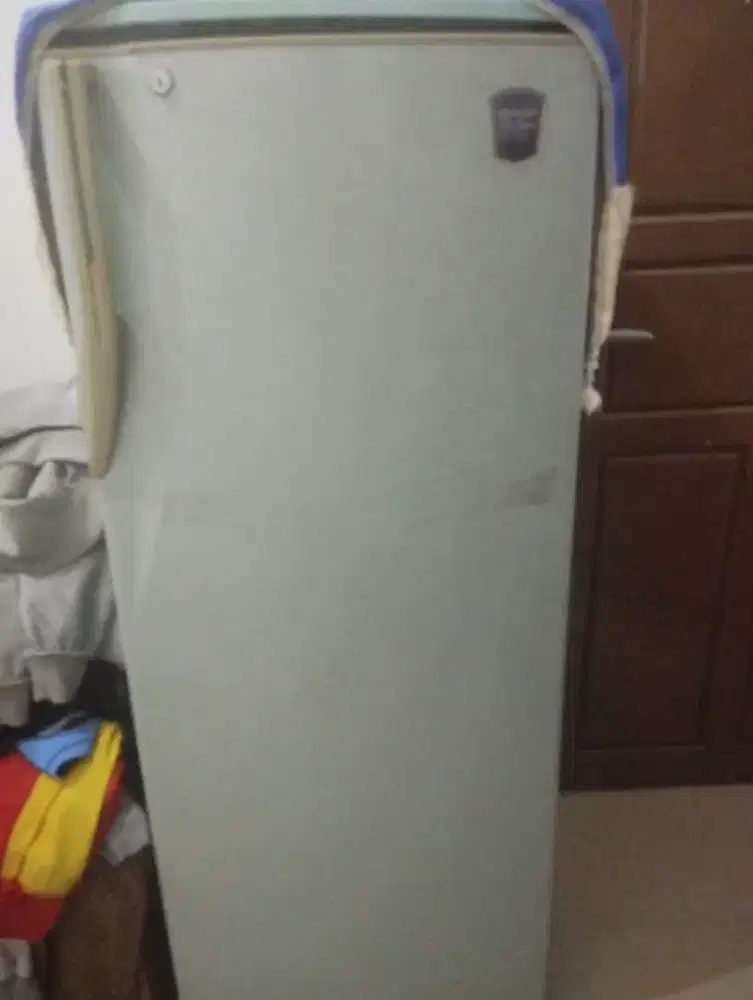 Di jual kulkas Bekas dengan kondisi yang masih bagus