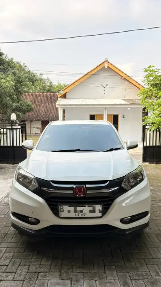 DIJUAL HRV E CVT 2017