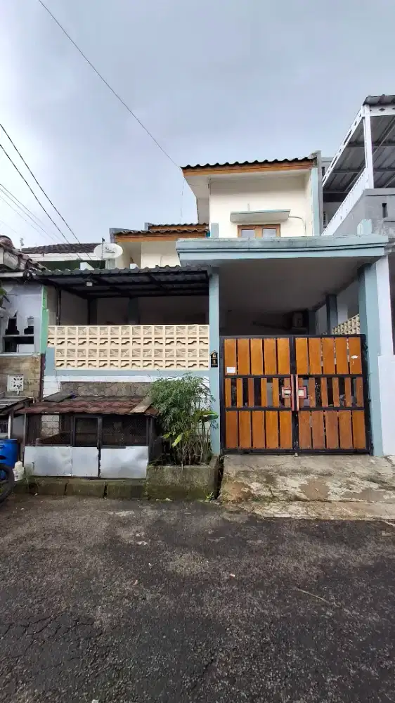 Rumah modern minimalis 2 lantai di Bukit Cimanggu City. Kota Bogor