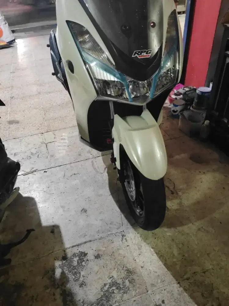 Lexi 125cc/white