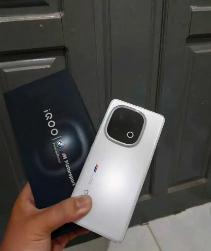 Dijual Iqoo 13 12/256 legend white