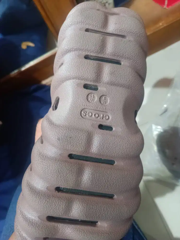 Dijual Sandal Crocs echo original kondisi baru tidak jadi pakai