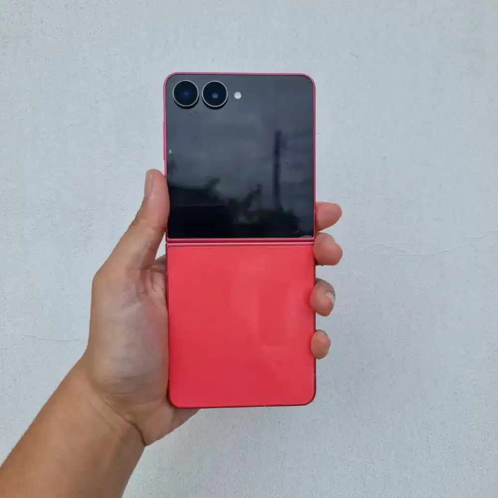 Samsung Z flip 7 12/256 pemakaian singkat