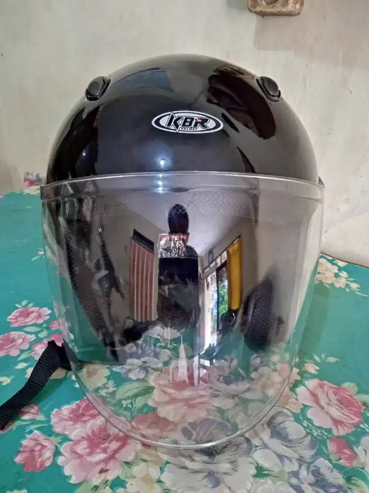 Helm KBR masih baru