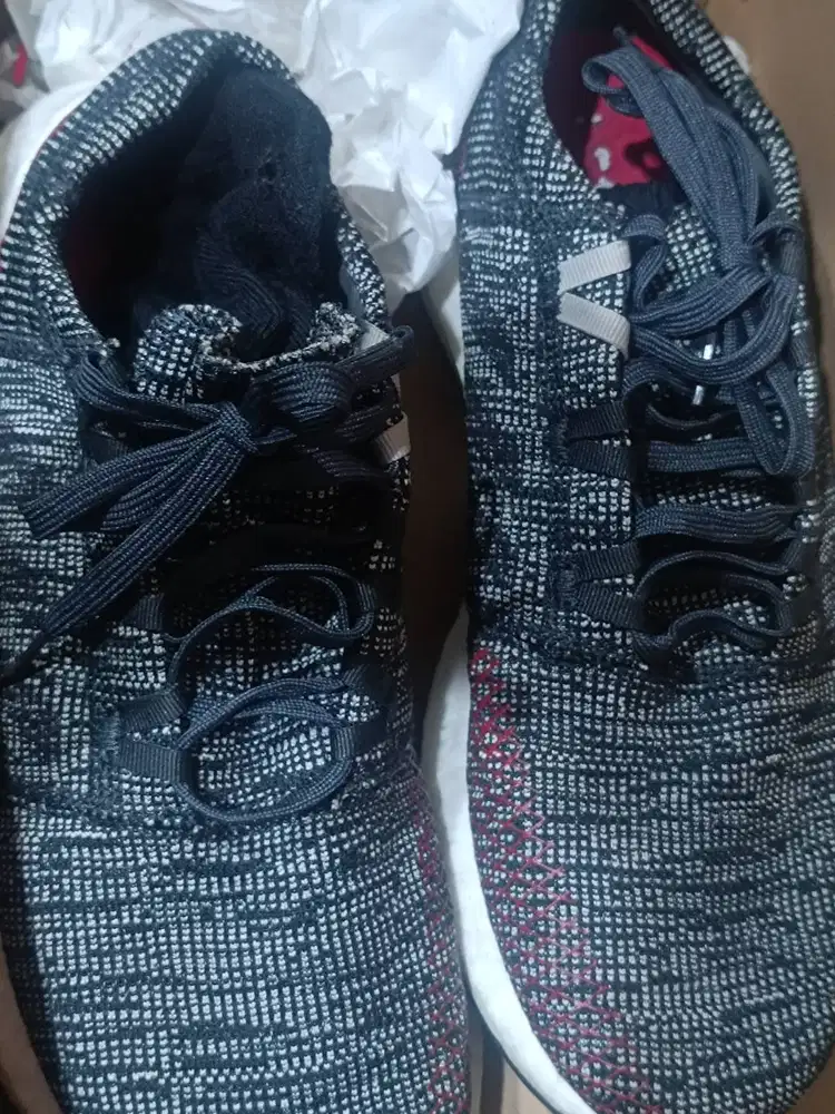 Sepatu Adidas original PureBoost Go original kondisi mulus baru sekali