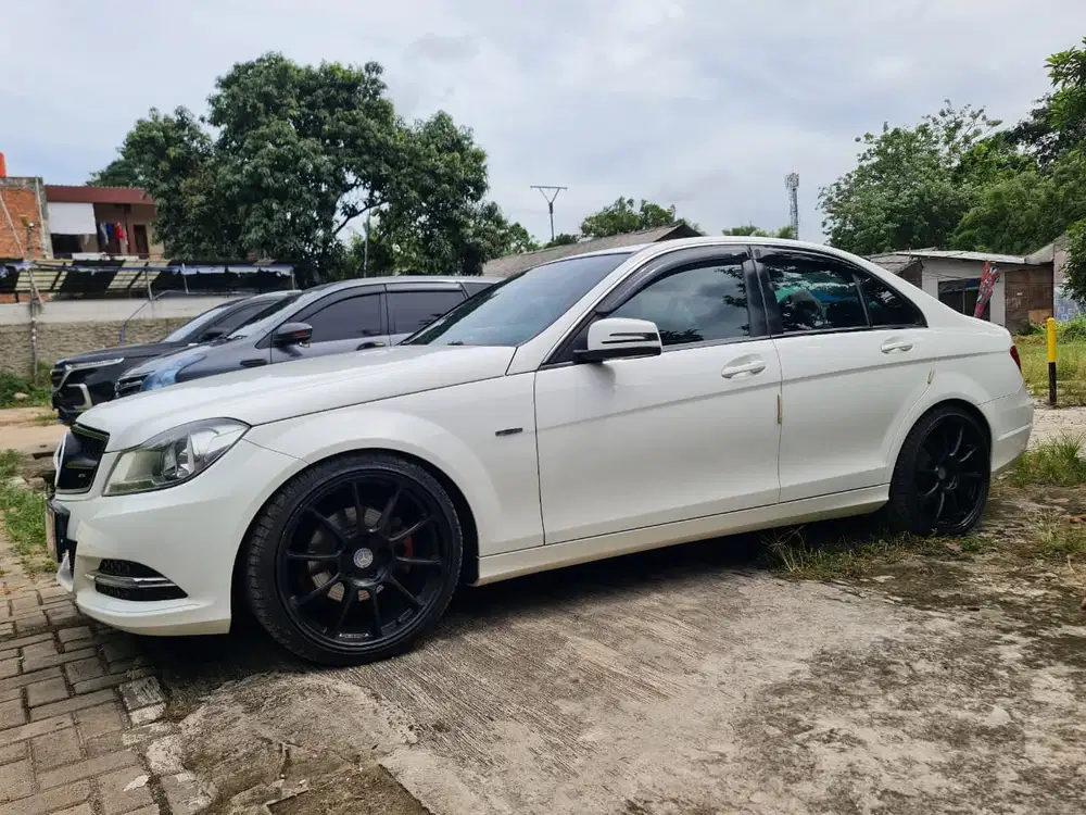 Mercedes-Benz C200 2013 Bensin