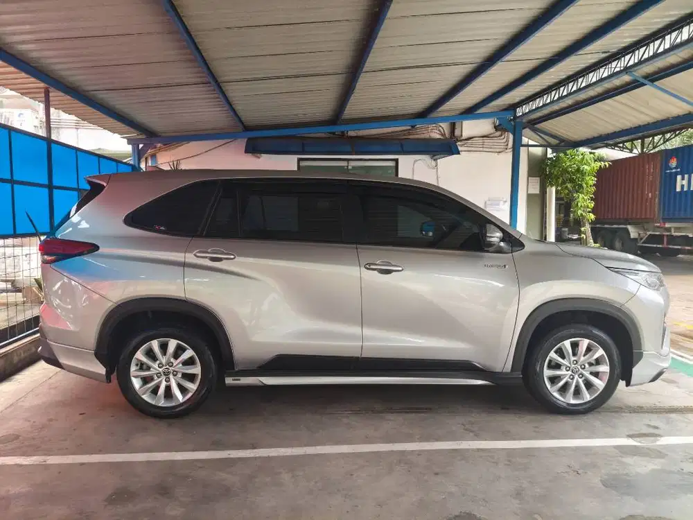 Toyota Innova Zenix V Hybrid Modelista 2023 A T kit Q 2022/2024