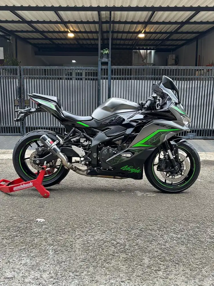 KAWASAKI ZX250R TFT DISPLAY LOW KM