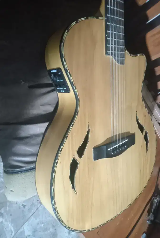 Gitar elektrik akustik