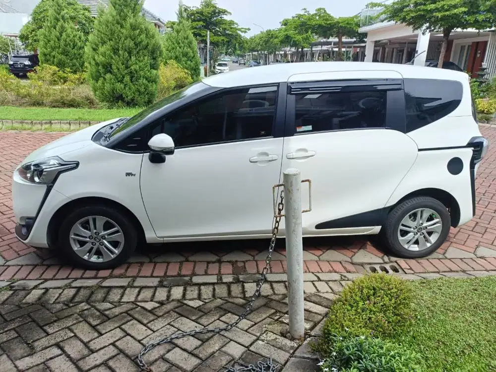 JUAL CEPAT: Sienta 2017 G M/T, < 45rb KM Asli, Servis TSM, Pajak Baru.