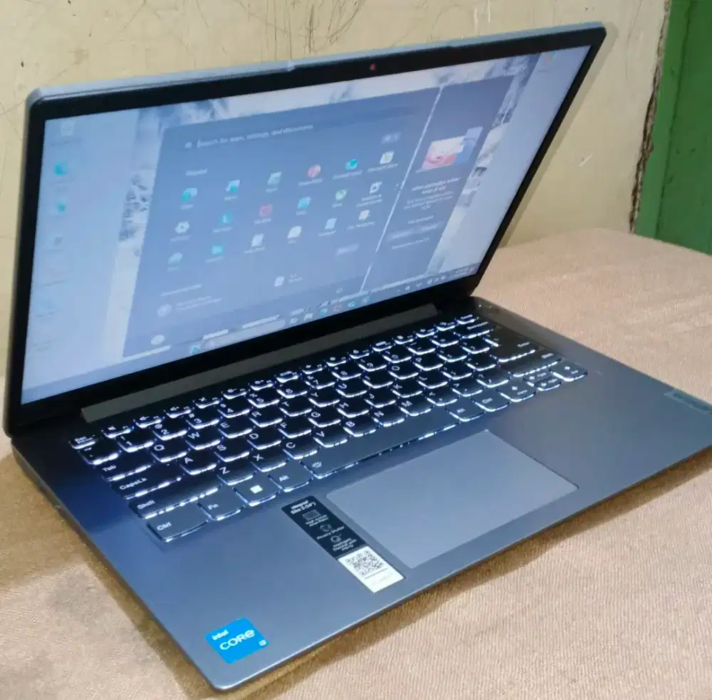 Lenovo ldeapad Slim 3 (14) Intel Core i3 ( 8/256 )