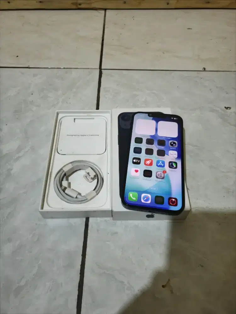 Iphone 13 ibox 128 garansi on agustus