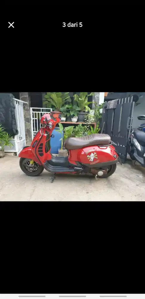 VESPA GTS 150ie Tahun 2016