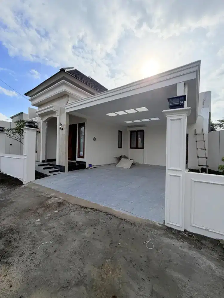 Rumah Mewah Luas Strategis Tepi Jalan Aspal Di Jl Kaliurang Km 13