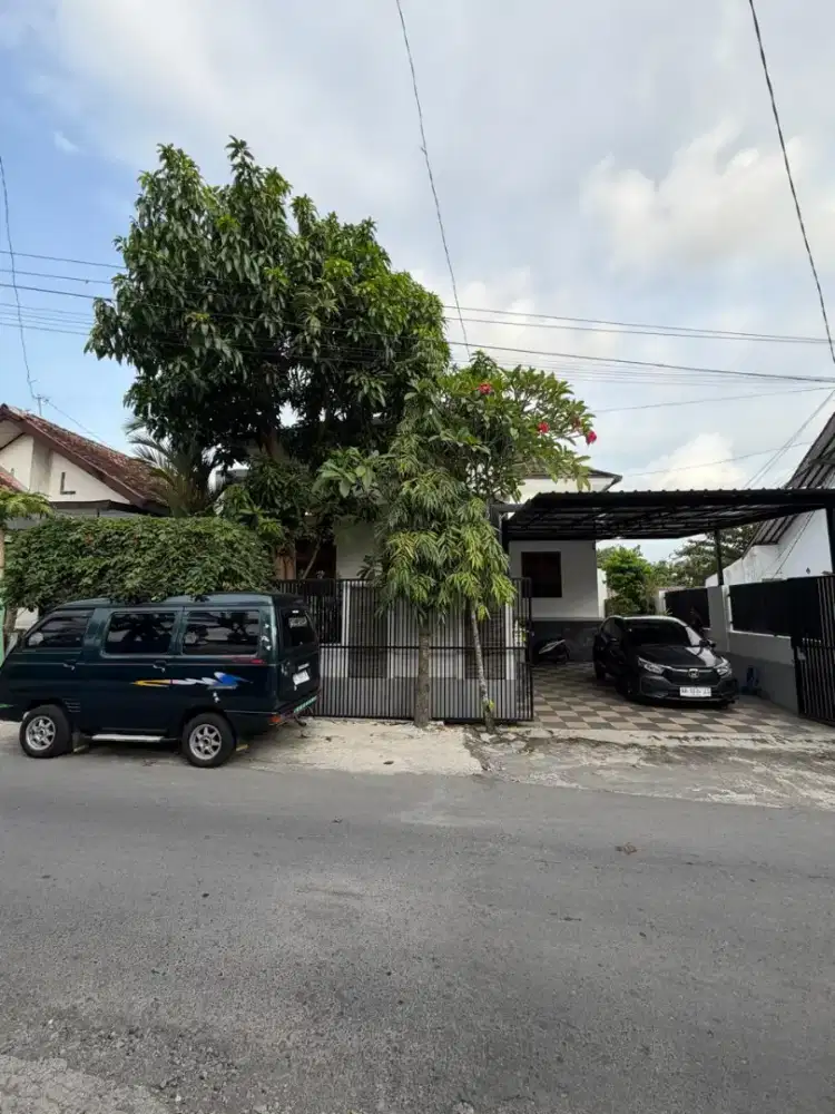 Rumah Strategis Tanah Luas Dalam Kota Jogja Dekat XT Square